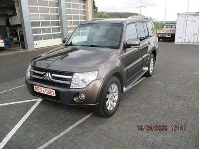 Usata Mitsubishi Pajero Instyle 200 CV (147 kW) 2010 Marrone SUV