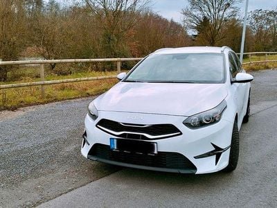 Weiß Gebraucht 2022 Kia Ceed Sportswagon Sport Kombi | 18.990 € (Guter Preis)