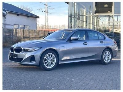 BMW 330e