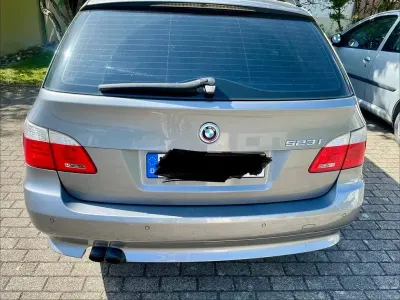 Gebraucht BMW 523 190 PS (139 kW) 2009 Grau Kombi