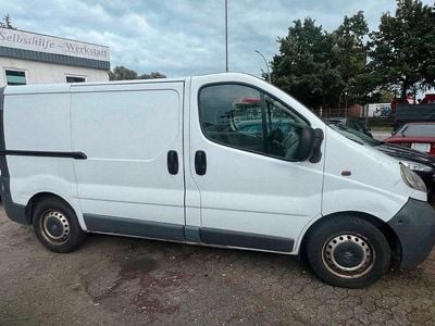 Weiß Gebraucht 2007 Opel Vivaro Van / Kleinbus | 3.200 €