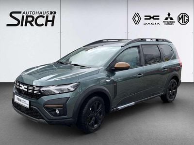 Second-hand Dacia Jogger Extreme 101 CP (74 kW) 2024 Verde Monovolum