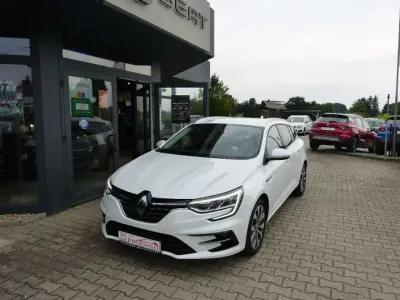 Gebraucht Renault Mégane IV Intens 140 PS (102 kW) 2021 Perlmutt weiß Kombi