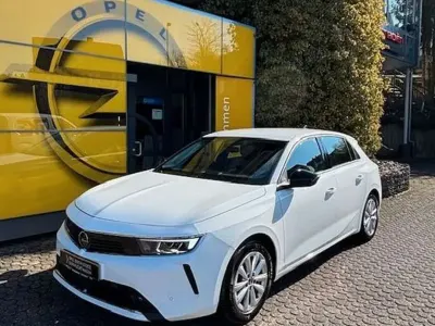 Gebraucht Opel Astra Enjoy 131 PS (96 kW) 2023 Weiß Kleinwagen