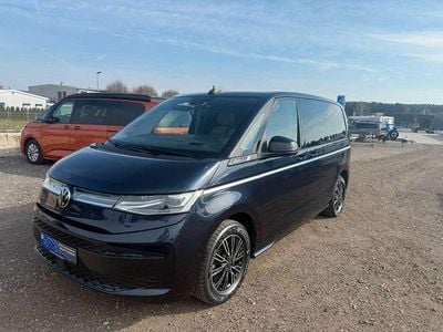 Gebraucht VW Multivan 150 PS (110 kW) 2024 Starlight blue Van / Kleinbus
