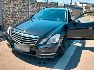 Mercedes E200