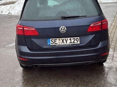 Schwarz Gebraucht 2016 VW Golf Sportsvan Allstar Van / Kleinbus | 9.300 € (Fairer Preis)