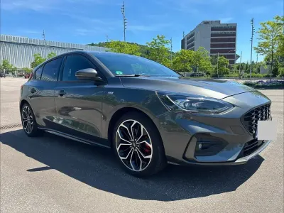 Gebraucht Ford Focus ST-Line 182 PS (133 kW) 2020 Grau Limousine
