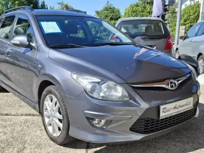 Gebraucht Hyundai i30 Classic 109 PS (80 kW) 2012 Grau Kombi