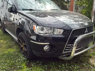 Gebraucht Mitsubishi Outlander 177 PS (130 kW) 2011 Schwarz SUV