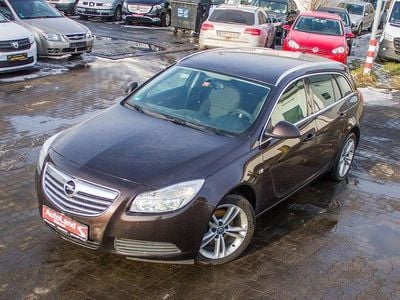 Gebraucht Opel Insignia Edition 160 PS (117 kW) 2013 Braun Kombi