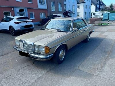 Second-hand Mercedes C280 185 CP (136 kW) 1983 Auriu Coupe