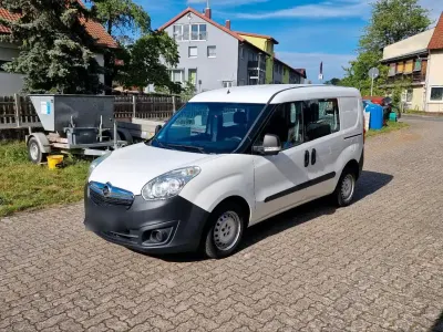 Gebraucht Opel Combo 95 PS (69 kW) 2016 Weiß Van / Kleinbus