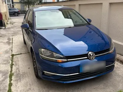 Gebraucht VW Golf VII 125 PS (91 kW) 2018 Blau Kleinwagen