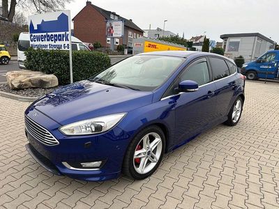 Usata Ford Focus ST-Line 116 CV (85 kW) 2015 Blu Berlina