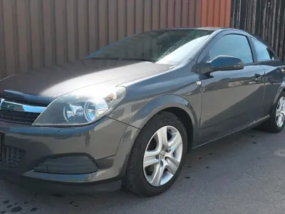 Brugt Opel Astra GTC 90 HK (66 kW) 2009 Grå Coupe