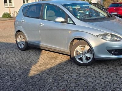 Silber Gebraucht 2005 Seat Altea Kleinwagen | 3.300 €