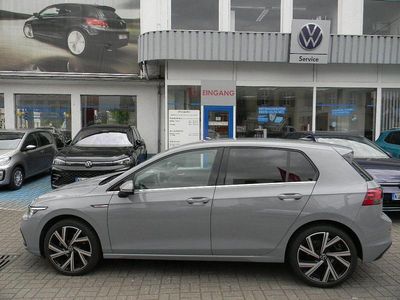 Gebraucht VW Golf VIII Style 131 PS (96 kW) 2024 Grau Limousine