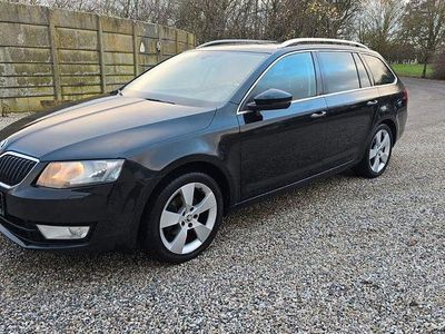 Schwarz Gebraucht 2015 Skoda Octavia Style Kombi | 4.990 € (Teuer)
