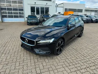 Gebraucht Volvo V60 Momentum 190 PS (139 kW) 2019 Schwarz Kombi