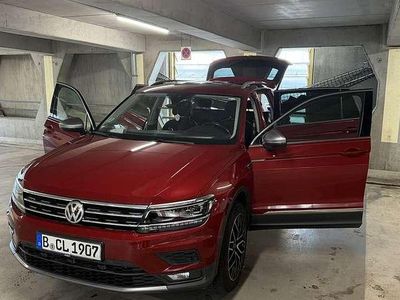 Gebraucht VW Tiguan Allspace Comfortline 150 PS (110 kW) 2018 Rot SUV