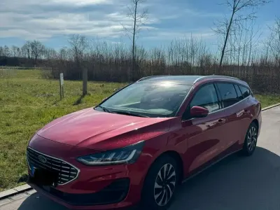 Usata Ford Focus 125 CV (91 kW) 2024 Rosso Station wagon