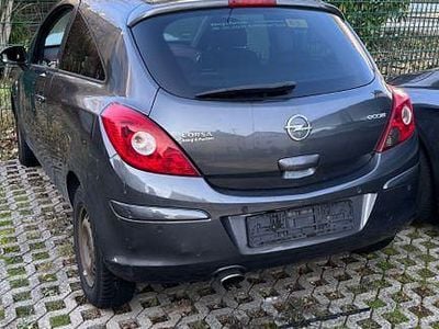Grau Gebraucht 2011 Opel Corsa Edition Kleinwagen | 1.000 € (Superpreis)