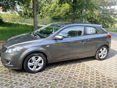 Gebraucht Kia ProCeed Edition 7 90 PS (66 kW) 2012 Grau Kleinwagen