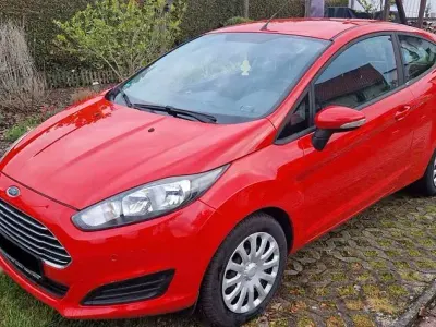 Gebraucht Ford Fiesta SYNC Edition 65 PS (47 kW) 2014 Rot Kleinwagen