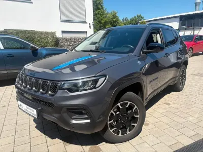 Gebraucht Jeep Compass Trailhawk 181 PS (133 kW) 2022 Grau SUV