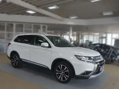 Brugt Mitsubishi Outlander 150 HK (110 kW) 2017 Hvid SUV
