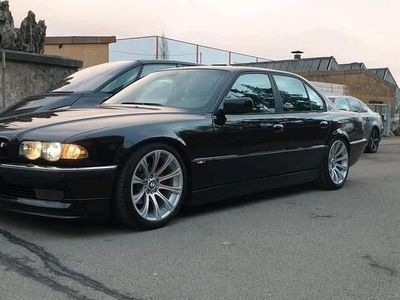 BMW 728