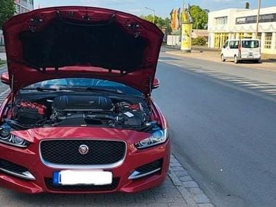 Rot Gebraucht 2018 Jaguar XE R Limousine | 19.000 € (Fairer Preis)