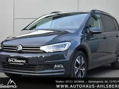 Gebraucht VW Touran Comfortline 150 PS (110 kW) 2024 Uranograu Van / Kleinbus
