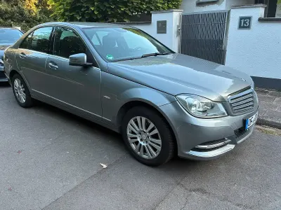 Gebraucht Mercedes C180 156 PS (114 kW) 2012 Silber Limousine