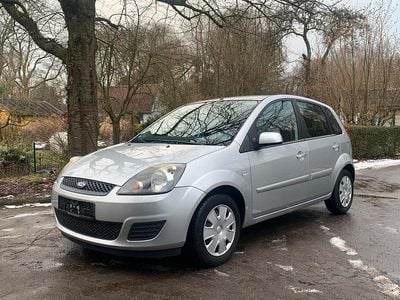Gebraucht Ford Fiesta 80 PS (58 kW) 2008 Silber Kleinwagen