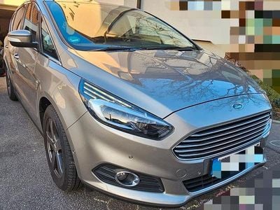 Gebraucht Ford S-MAX Titanium 241 PS (177 kW) 2015 Grau Van / Kleinbus