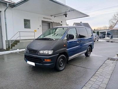 Blau Gebraucht 1999 Mitsubishi L400 Van / Kleinbus | 2.900 €