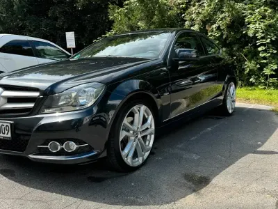 Gebraucht Mercedes C250 204 PS (150 kW) 2012 Schwarz Coupé