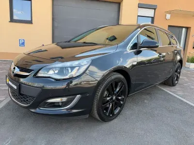 Gebraucht Opel Astra Exklusiv 165 PS (121 kW) 2014 Schwarz Limousine