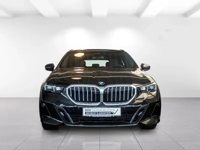 Gebraucht BMW 540 Comfort Edition 303 PS (222 kW) 2024 Black sapphire metallic (schwarz) Kombi