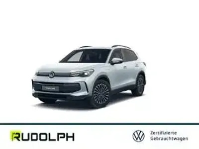 Gebraucht VW Tiguan Life 204 PS (150 kW) 2025 Oyster silver metallic SUV