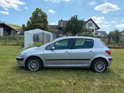 Gebraucht Peugeot 307 109 PS (80 kW) 2001 Silber Kleinwagen