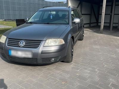 Second-hand VW Passat 131 CP (96 kW) 2004 Gri Break