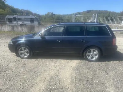 Usata VW Passat 130 CV (95 kW) 2004 Blu Station wagon