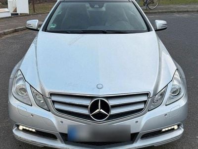 Gebraucht Mercedes E250 204 PS (150 kW) 2010 Silber Coupé