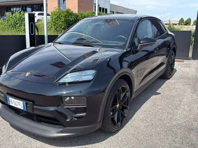 Gebraucht Porsche Macan 197 PS (144 kW) 2024 SUV