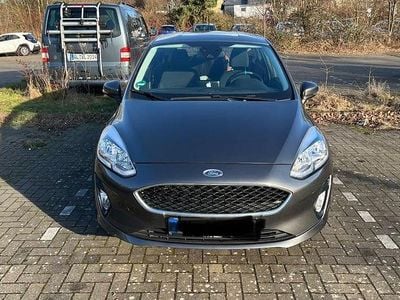 Gebraucht Ford Fiesta Cool & Connect 101 PS (74 kW) 2018 Grau Kleinwagen
