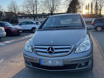 Mercedes B200