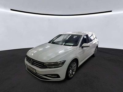 Second-hand VW Passat R-line 150 CP (110 kW) 2023 Alb Break